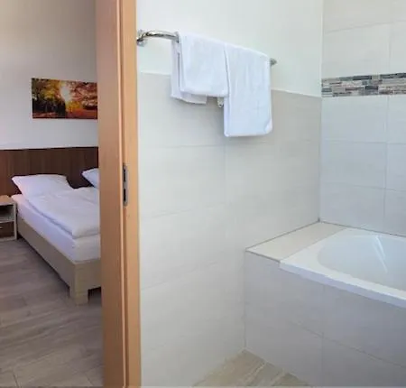 Corniche Hotel